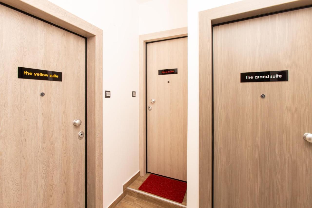 Downtown Luxury Boutique Suites : The Yellow Suite テッサロニキ エクステリア 写真