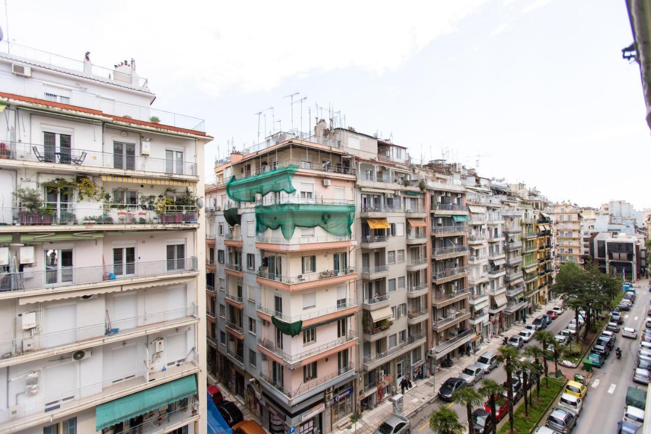 Downtown Luxury Boutique Suites : The Yellow Suite テッサロニキ エクステリア 写真
