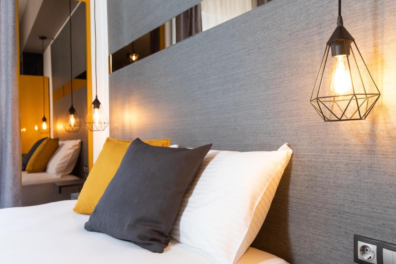 Downtown Luxury Boutique Suites : The Yellow Suite テッサロニキ エクステリア 写真